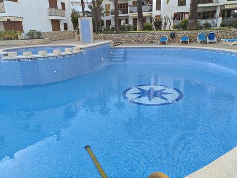 Llenado de una piscina comunitaria